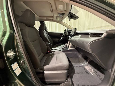 Certified 2022 Toyota Corolla Cross LE w/ Moonroof Package AWD/4WD image 23