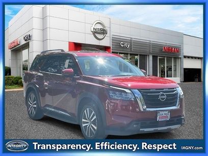 Certified 2022 Nissan Pathfinder Platinum w/ Lighting Package (N93)