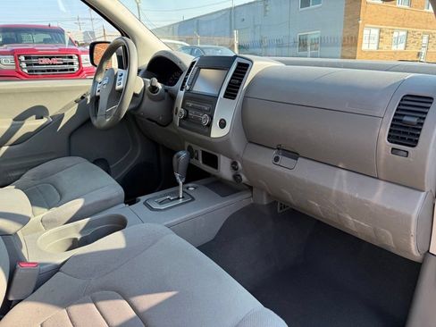 Used 2020 Nissan Frontier S RWD image 28