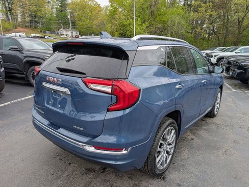 Used 2024 GMC Terrain Denali w/ Denali Premium Package AWD/4WD image 7