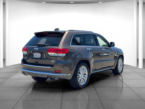 Used 2018 Jeep Grand Cherokee Summit AWD/4WD image 5