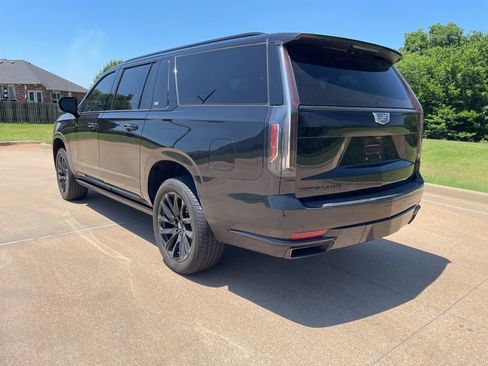 Used 2024 Cadillac Escalade ESV Sport Platinum w/ LPO, ONYX Package AWD/4WD image 3