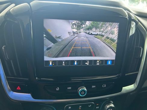 Used 2023 Chevrolet Traverse RS FWD image 10