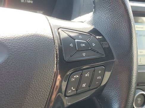 Used 2017 Ford Explorer XLT AWD/4WD image 25