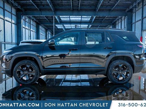 New 2026 Chevrolet Equinox LT w/ Convenience Package II FWD image 2