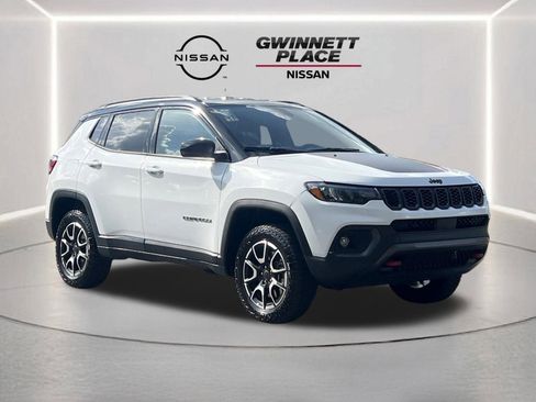 Used 2025 Jeep Compass Trailhawk AWD/4WD image 24