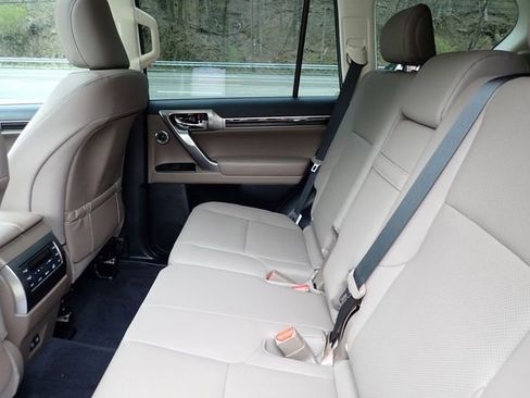 Used 2023 Lexus GX 460 Premium w/ Premium Plus Package image 18