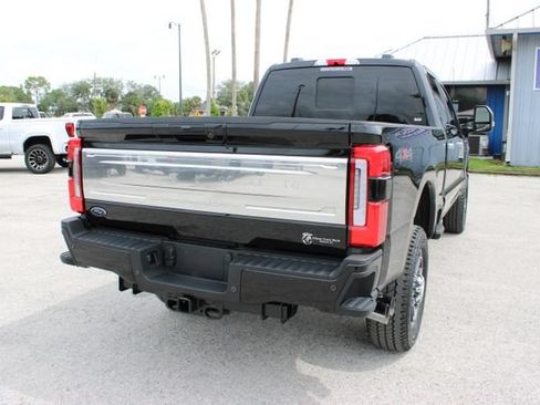 Used 2025 Ford F250 Platinum w/ Platinum Plus Package AWD/4WD image 12