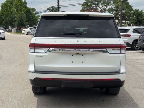 Used 2023 Lincoln Navigator L Reserve AWD/4WD image 4