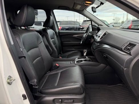 Used 2017 Honda Ridgeline RTL image 19