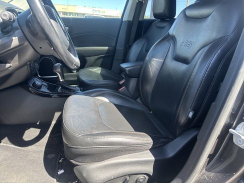 Used 2019 Jeep Compass Limited AWD/4WD image 12