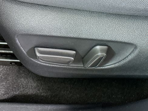 Used 2023 Toyota Highlander LE image 13