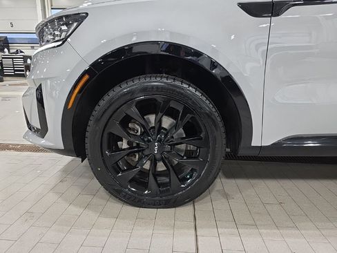 Used 2023 Kia Sorento SX image 25