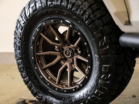 Used 2024 Jeep Wrangler Unlimited Rubicon w/ Technology Group AWD/4WD image 8