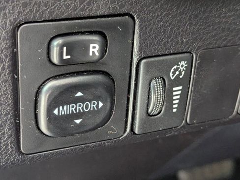 Used 2019 Toyota Corolla SE image 18