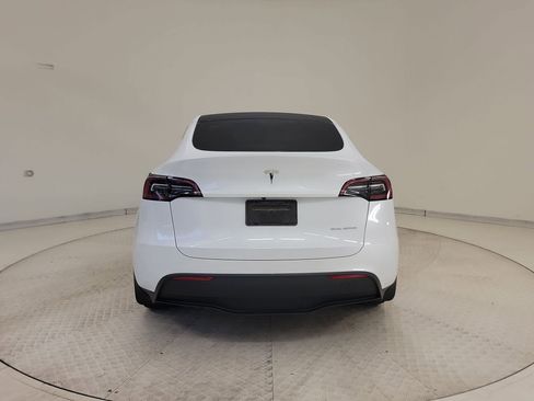 Used 2023 Tesla Model Y Long Range image 8