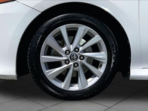 Used 2021 Toyota Camry LE FWD image 11