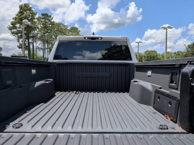 Used 2025 Toyota Tacoma TRD Sport AWD/4WD image 32