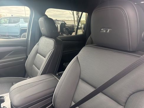 New 2025 Buick Enclave Sport Touring w/ LPO, Floor Liner Package image 12