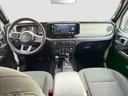 Used 2024 Jeep Wrangler Sahara image 16