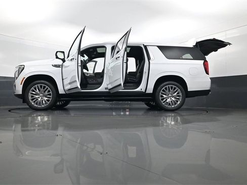 New 2026 GMC Yukon XL Denali image 36