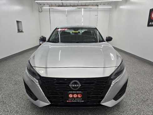 Used 2024 Nissan Altima 2.5 S FWD image 3