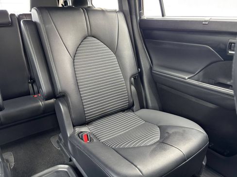 Used 2025 Toyota Highlander XSE AWD/4WD image 35