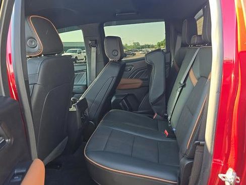Used 2025 GMC Canyon AT4 AWD/4WD image 12