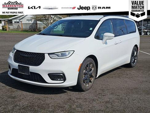 Used 2022 Chrysler Pacifica Touring-L w/ S Appearance Package image 1