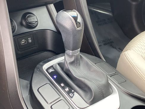 Used 2017 Hyundai Santa Fe Sport image 29