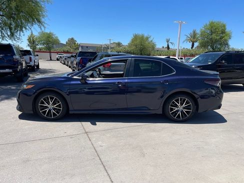 Used 2021 Toyota Camry SE FWD image 5