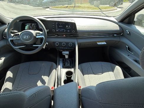 New 2026 Hyundai Elantra SE FWD image 22