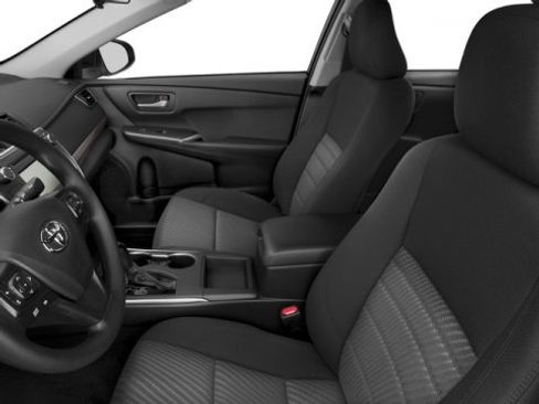 Used 2017 Toyota Camry SE FWD image 9