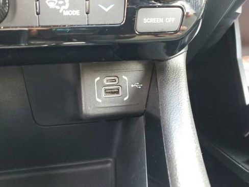 Certified 2022 Jeep Compass Limited image 18