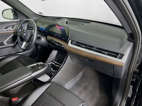 Used 2025 BMW X1 xDrive28i w/ Technology Package image 27