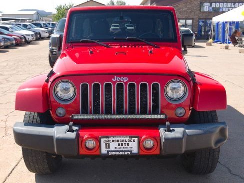 Used 2017 Jeep Wrangler Unlimited Sahara AWD/4WD image 6