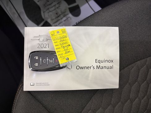 Used 2021 Chevrolet Equinox LT image 32