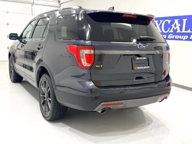 Used 2017 Ford Explorer XLT w/ Equipment Group 202A AWD/4WD image 8