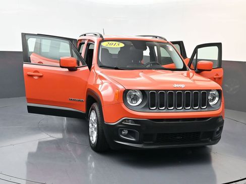 Used 2015 Jeep Renegade Latitude image 29