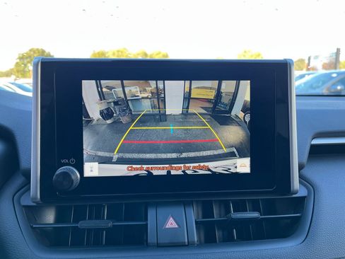 Used 2025 Toyota RAV4 XLE image 17