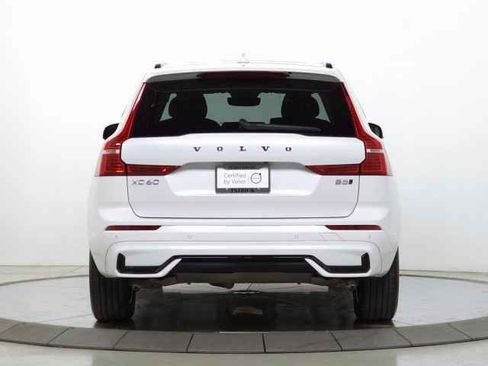 Certified 2025 Volvo XC60 B5 Core image 7