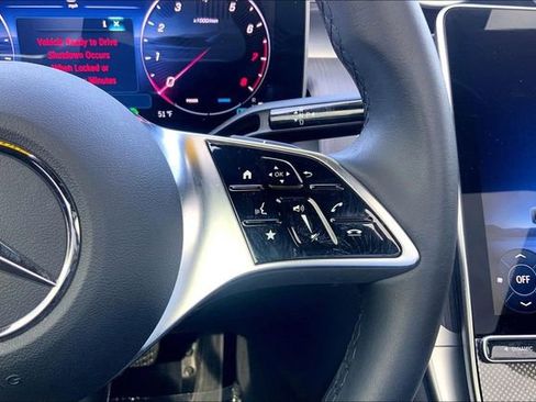 Used 2025 Mercedes-Benz GLC 300 4MATIC image 21