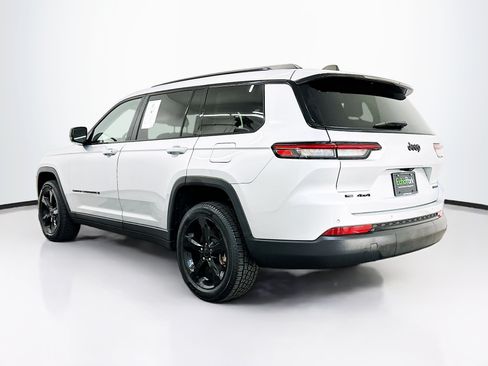 Used 2023 Jeep Grand Cherokee L Limited w/ Black Appearance Package AWD/4WD image 5