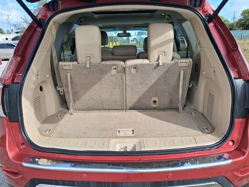 Used 2015 Nissan Pathfinder Platinum FWD image 11
