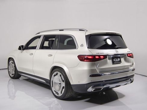 Used 2024 Mercedes-Benz Maybach GLS 600 4MATIC image 8