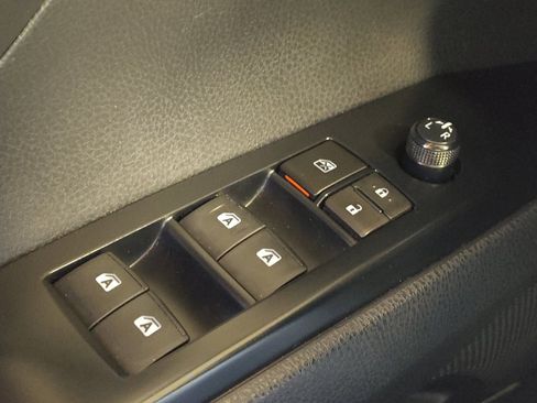 Used 2019 Toyota Camry SE FWD image 27