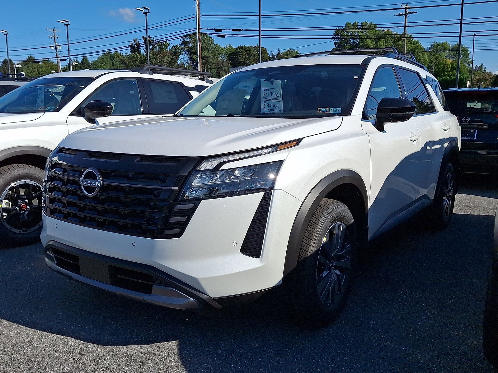 New 2026 Nissan Pathfinder SL AWD/4WD image 3