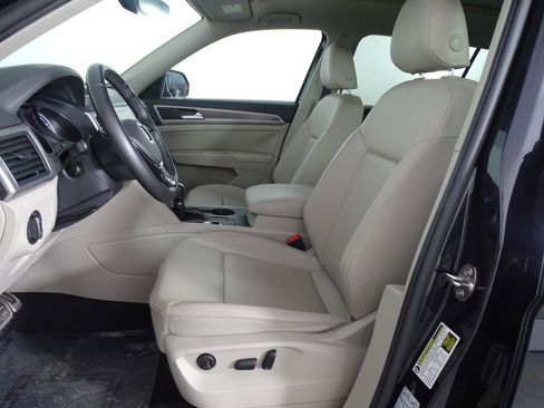 Used 2019 Volkswagen Atlas SE image 11
