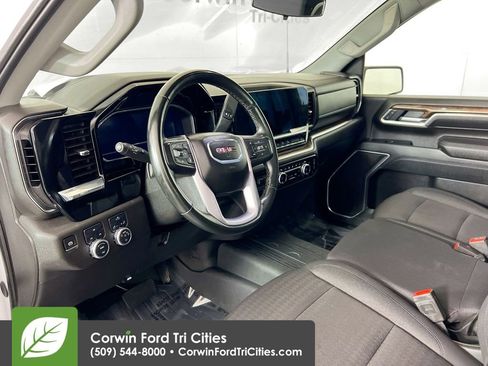 Used 2025 GMC Sierra 3500 SLE w/ SLE Value Package image 3