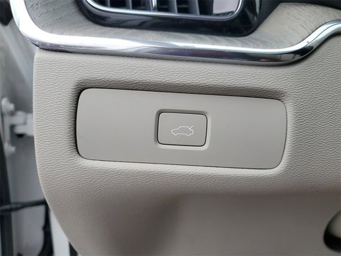 Used 2023 Volvo XC60 B5 Plus w/ Climate Package image 27